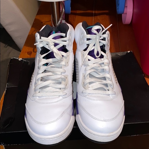Retro Jordan 5 Grapes  (2013 Release) - Picture 2 of 6